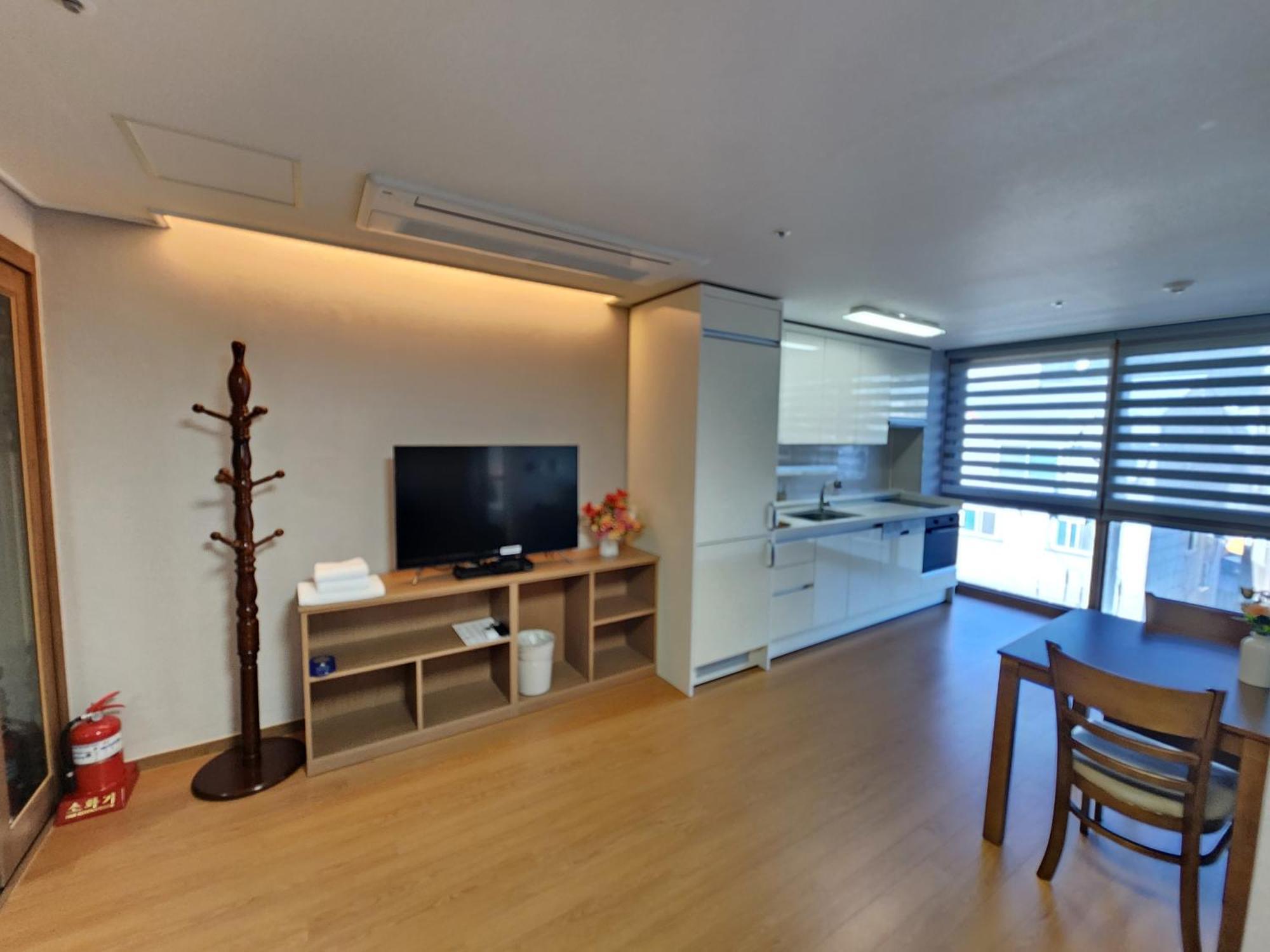 Residence Hotel K Okpo Geoje Exterior photo